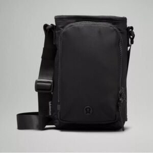 NWOT lululemon athletica Black 2L Crossbody Bag water bottle hike travel